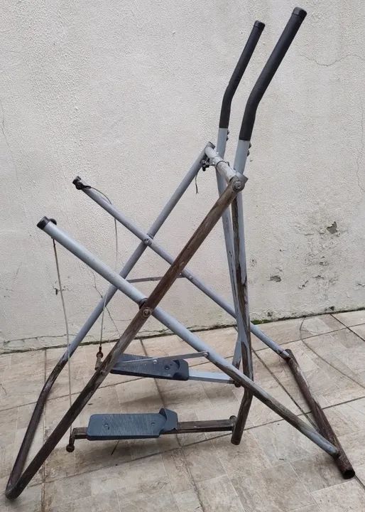 Aparelho ergométrico de ginástica - Simulador de caminhada