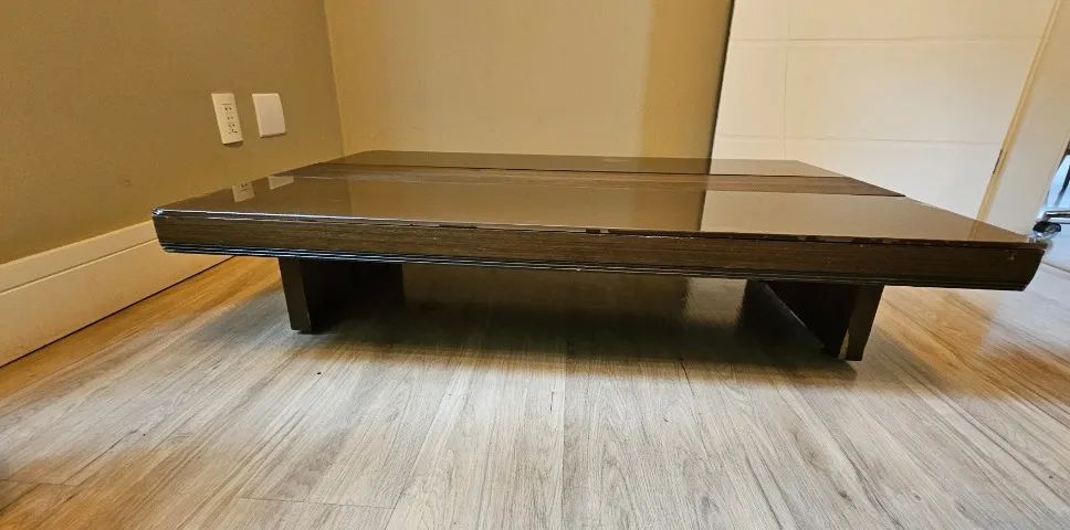 Mesa de Centro de Madeira com vidro