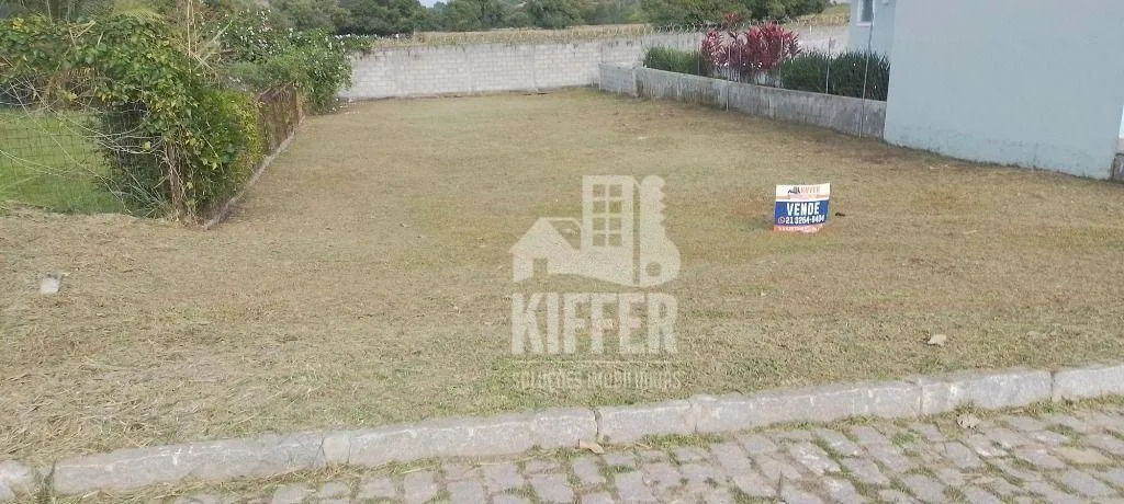 Terreno em condomínio com lazer completo 360m² em Maricá/RJ