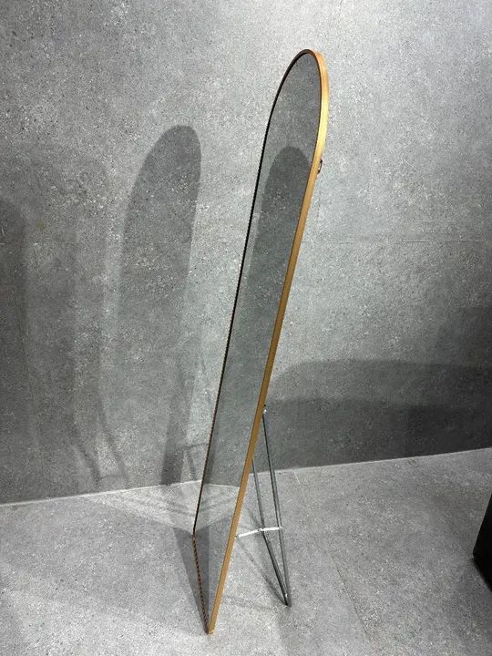 Espelho de Pé Oval Dourado (NOVO)