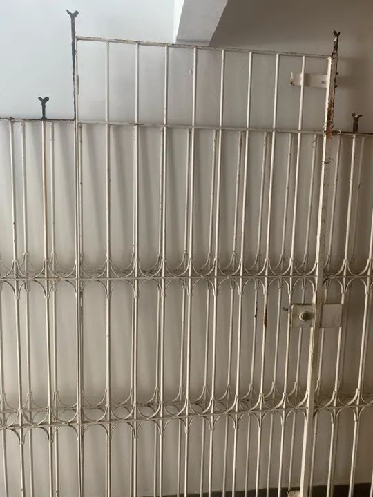 Vendo 2 grades de ferro - Foto 2