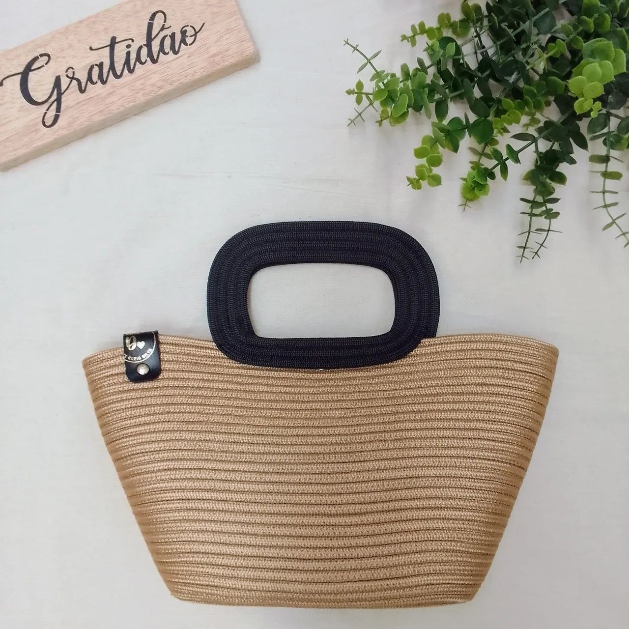 Bolsa de Palha Elegante com Alça Preta - Foto 2