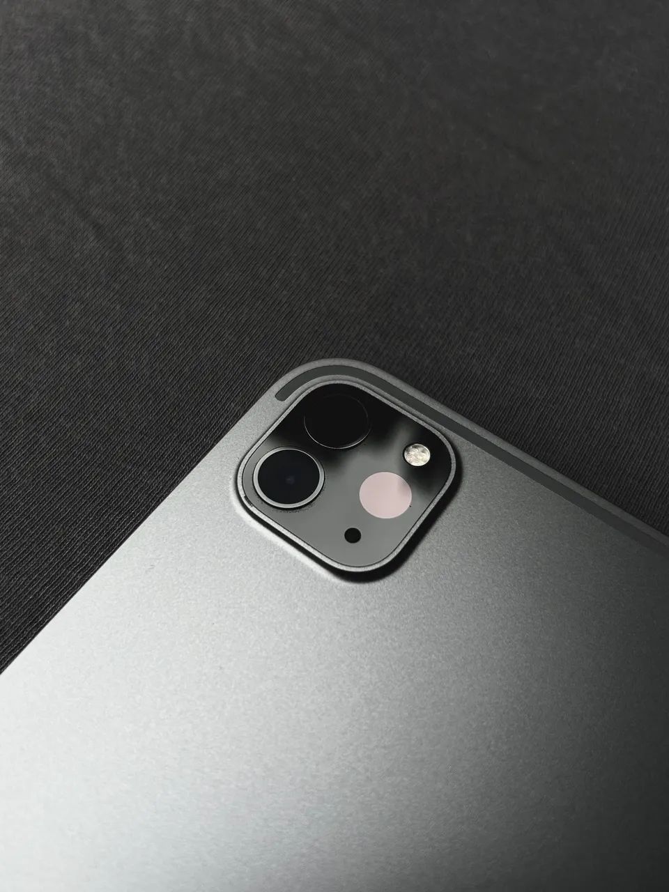 iPad Pro 12.9 256GB + Apple Pencil + Capa Original - Impecável