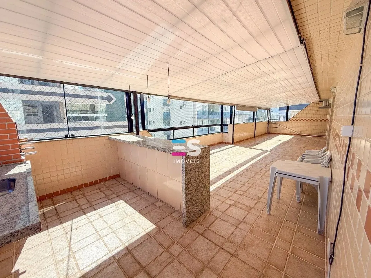 CENTRO DE GUARAPARI-ES - COBERTURA COM 4 QUARTOS LINEAR À VENDA COM ÓTIMA LOCALIZAÇÃO