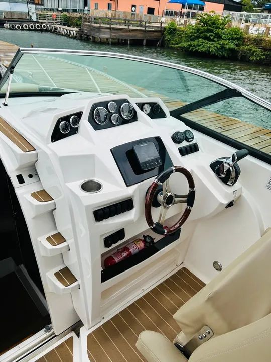 Lancha V300 Ventura Luxo e performance - Foto 5