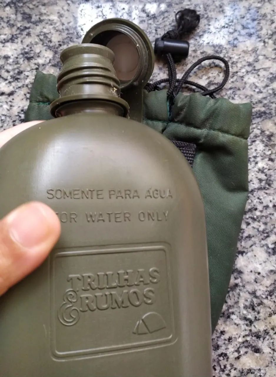 Cantil Trilhas e Rumos Verde Musgo com Capa na mesma cor usado em bom estado 