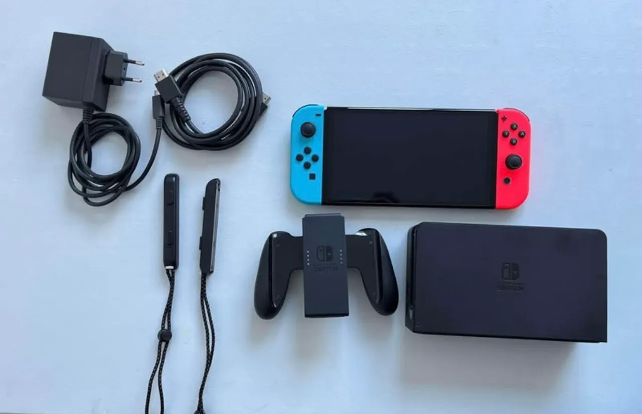 Nintendo Switch OLED Completo - Azul e Vermelho