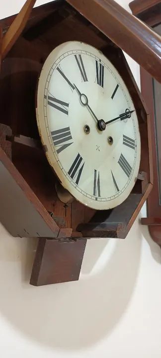 Relógio de parede Alemão Junghans, dito 'Olho de Boi', em madeira nobre. Ano +/- 1920 - Foto 3