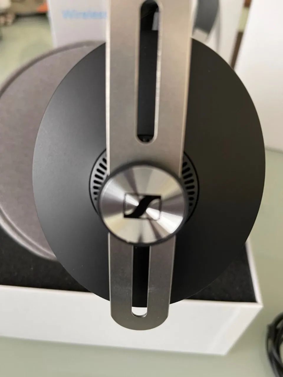 Fone de ouvido (overear) Sennheiser Momentum 3, importado, original - Foto 2