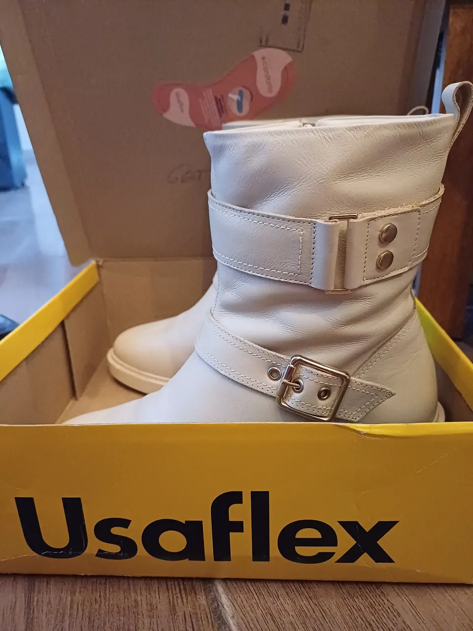 Bota Usaflex Bege - Conforto e Estilo