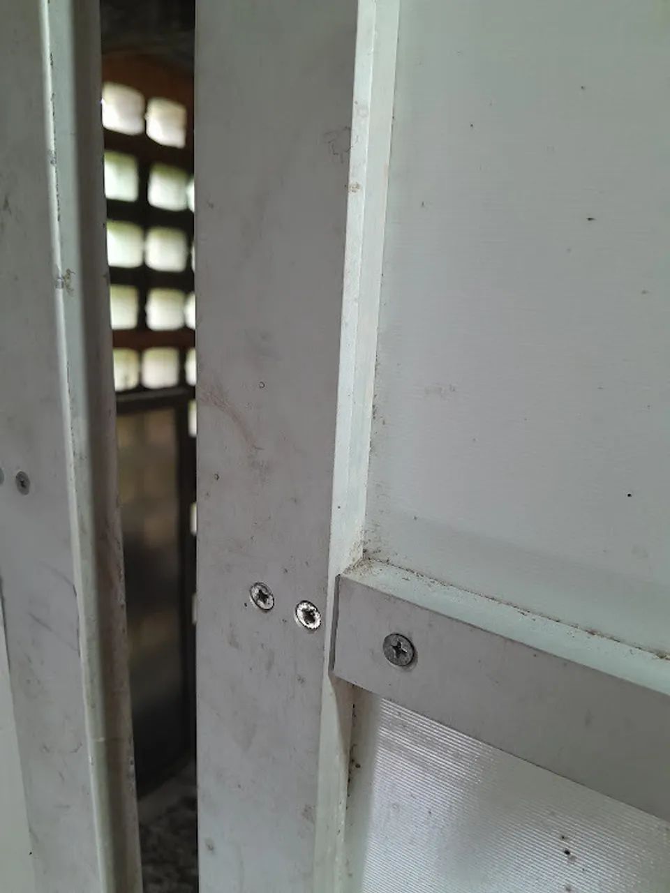 porta de vidro branco 4 mm com estrutura em aluminio - Foto 3