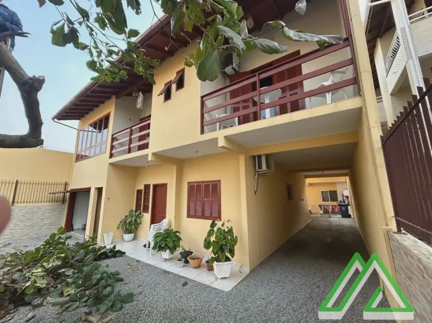 Excelente Sobrado mobiliado com 360m e 4 apartamentos nos Ingleses FlorianopolisSC. ,