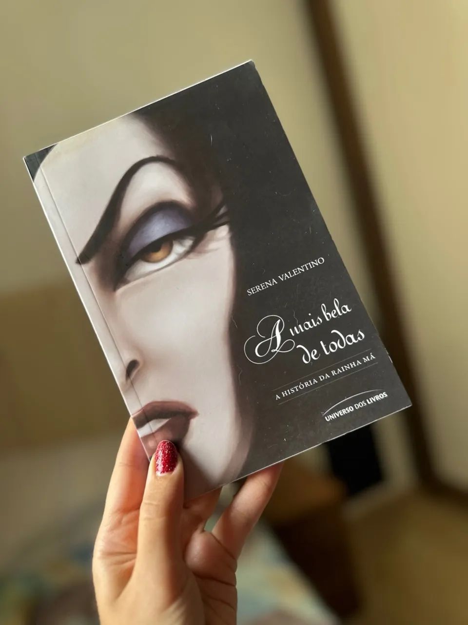 A Mais Bela de Todas - Serena Valentino
