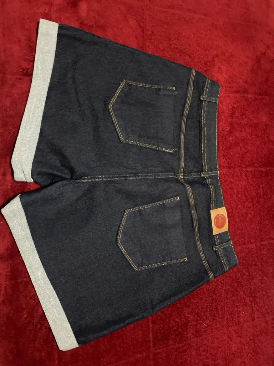 Shorts Jeans Escuro com Barra Dobrada - Foto 2