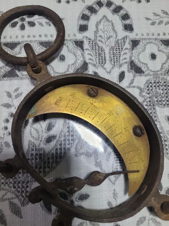 Balança de gancho ou meia lua  antiga: - Foto 5