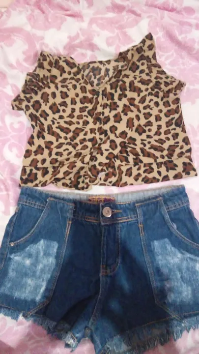 Conjunto Blusa Leopardo e Short Jeans infantil