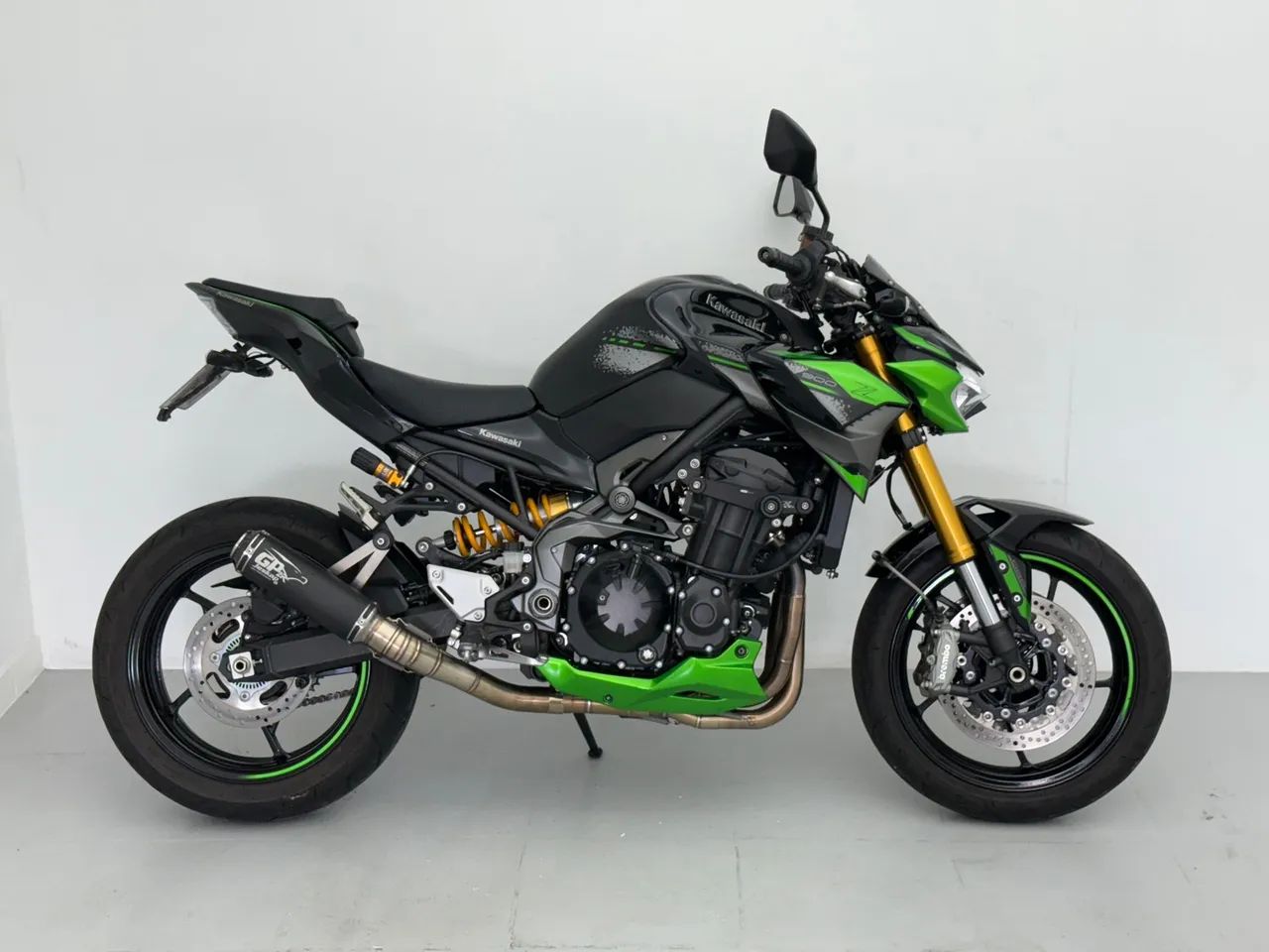 KAWASAKI Z900 R EDITION 2023 - 3.950 KM - ACESSÓRIOS 