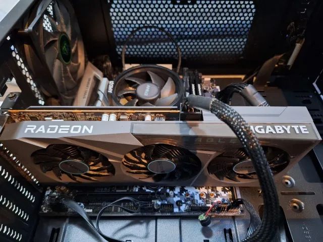 Placa de vídeo Gigabyte AMD RX 6600 - Foto 2