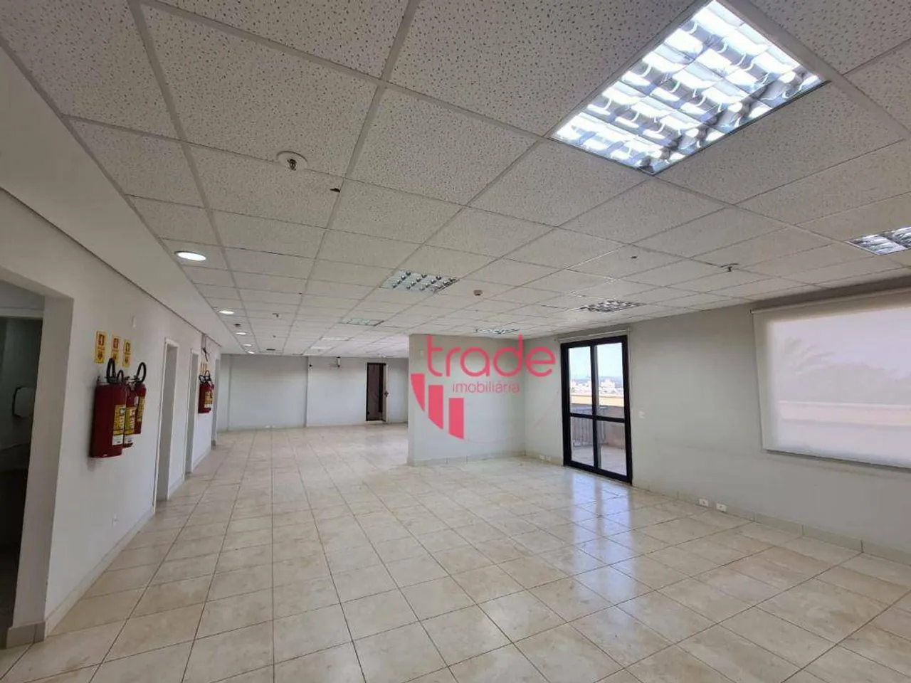 Salas Comerciais para Alugar no Bairro Alto da Boa Vista em Ribeirão Preto com Sacada.