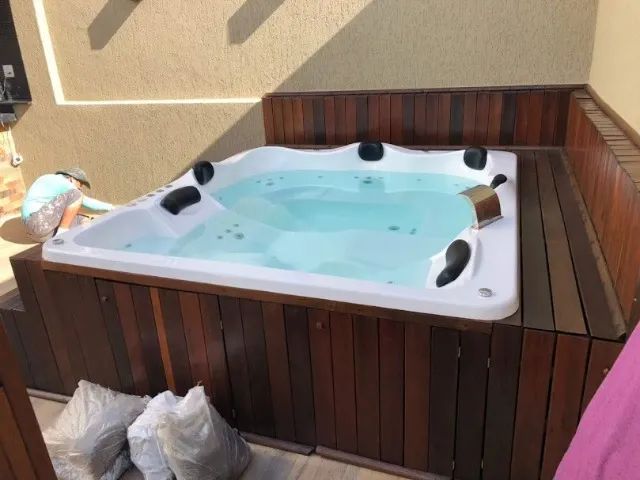 Spa com Hidromassagem para 07 Pessoas Pronto para Uso