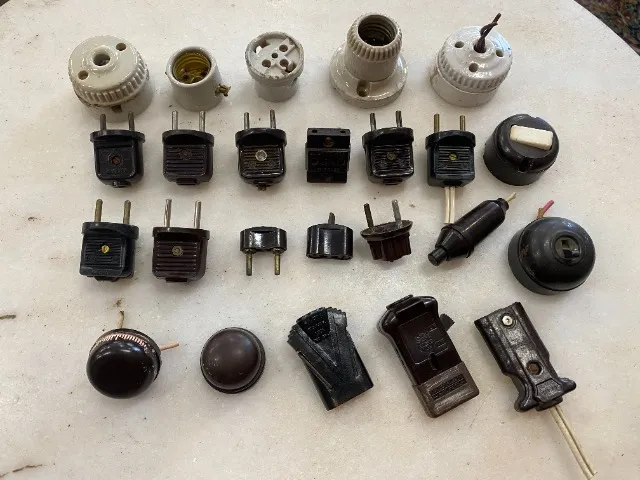 Kit 24 Tomada Plug Interruptor Antigo Baquelite E Porcelana