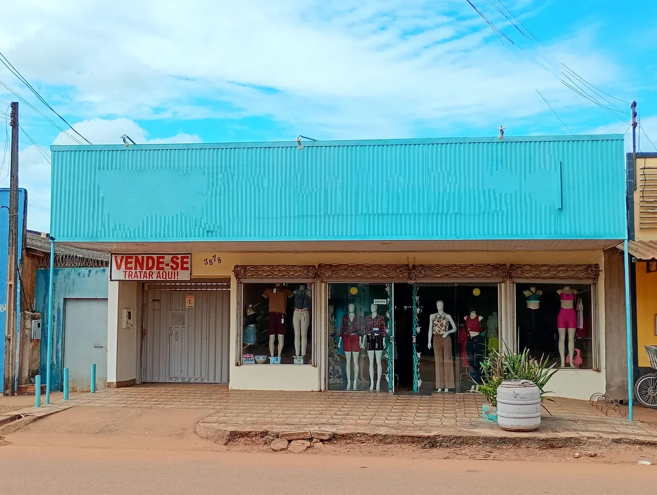 Casa com ponto comercial