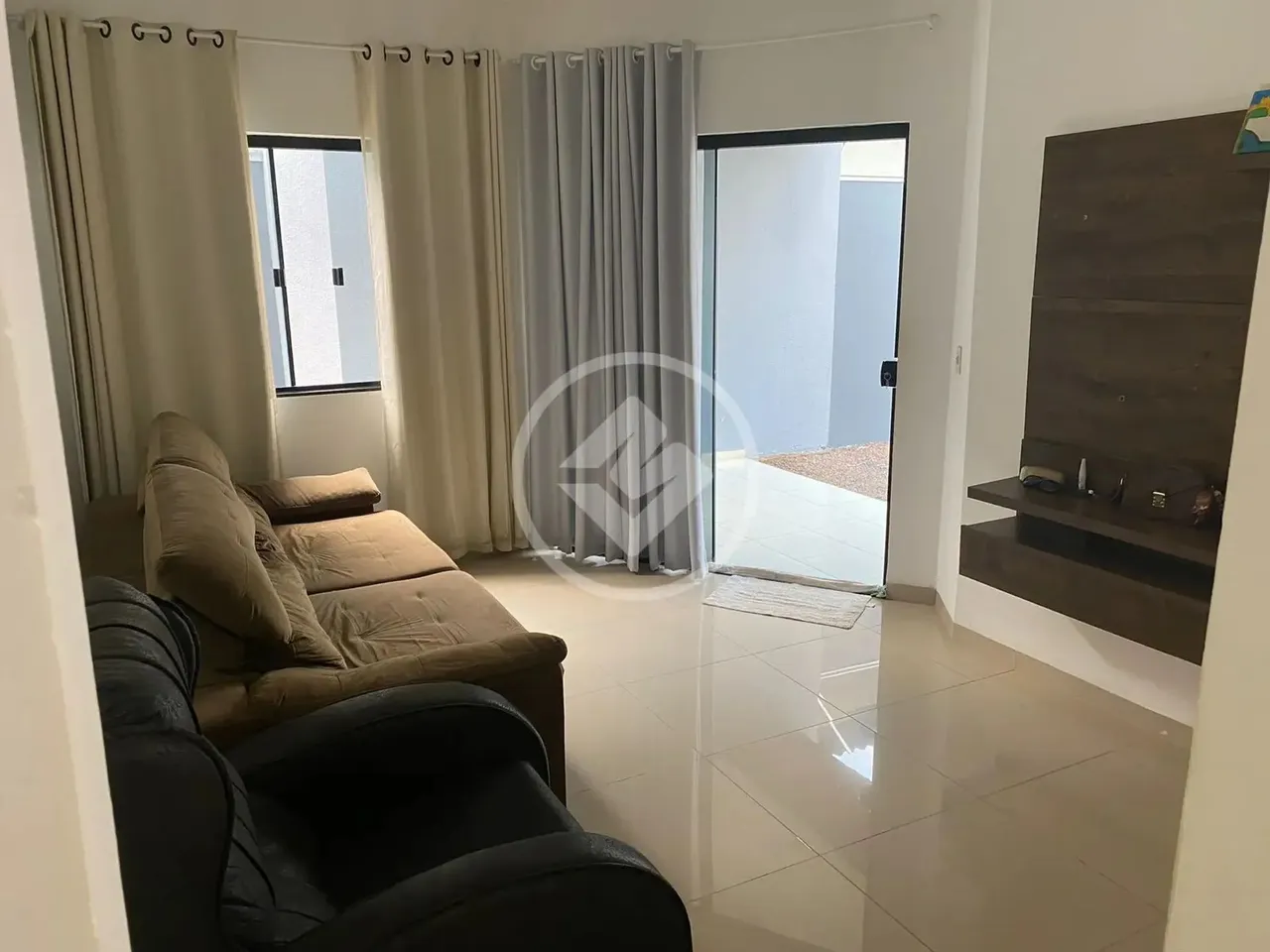 CASA 2 QUARTOS E AMPLO QUINTAL NO JARDIM PARAÍSO SINOP-MT codigo: 99331