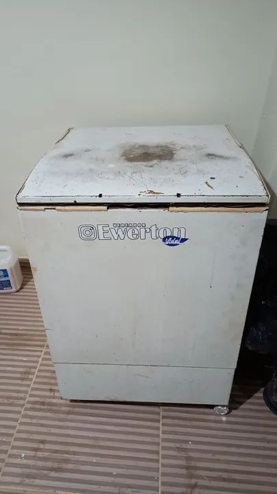 Vende-se carcaça de  freezer