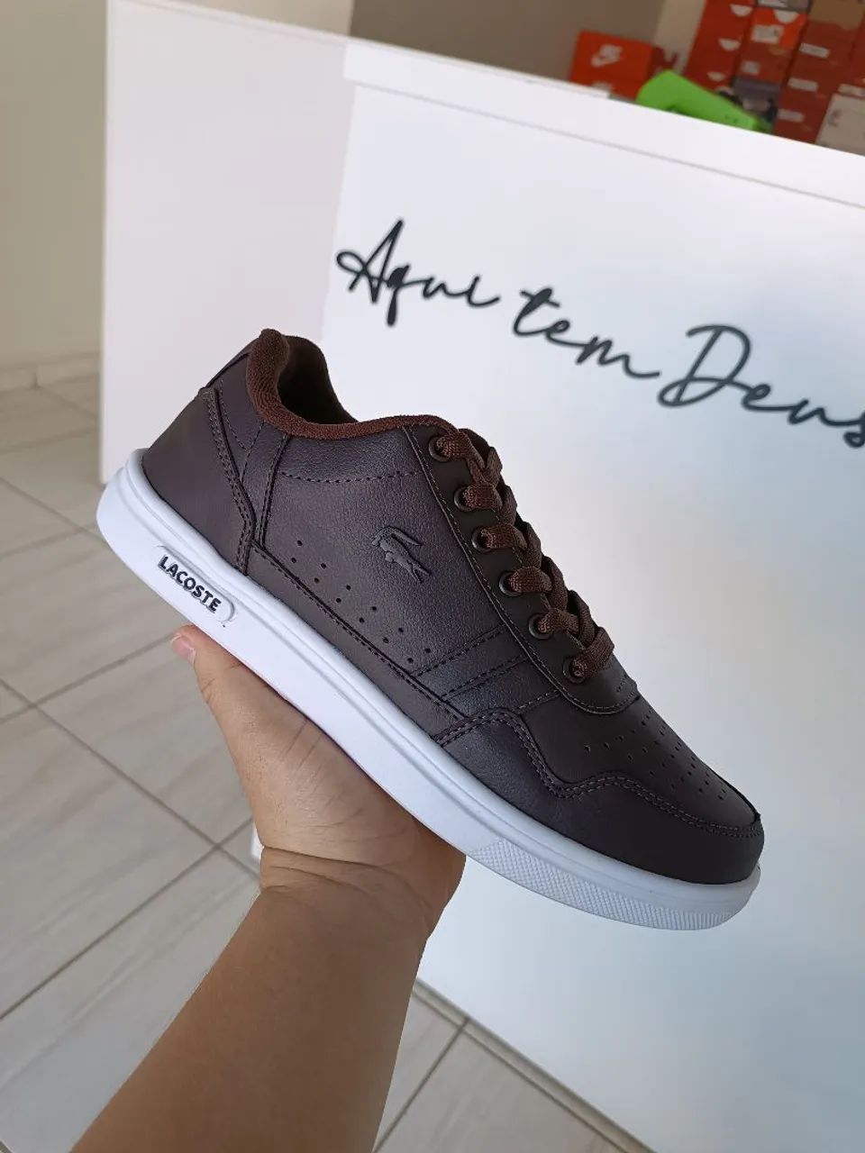 Tenis casual .