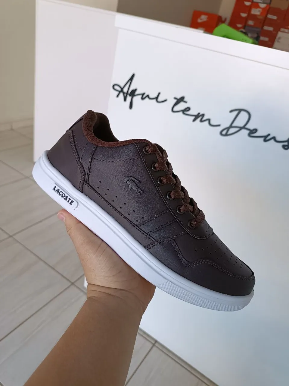 Tenis casual .