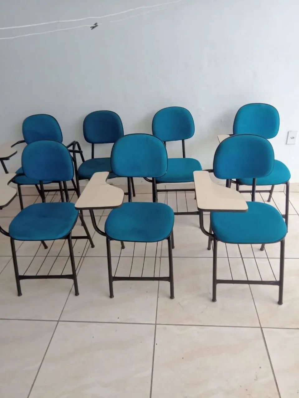 School chair with armrest (Desk)