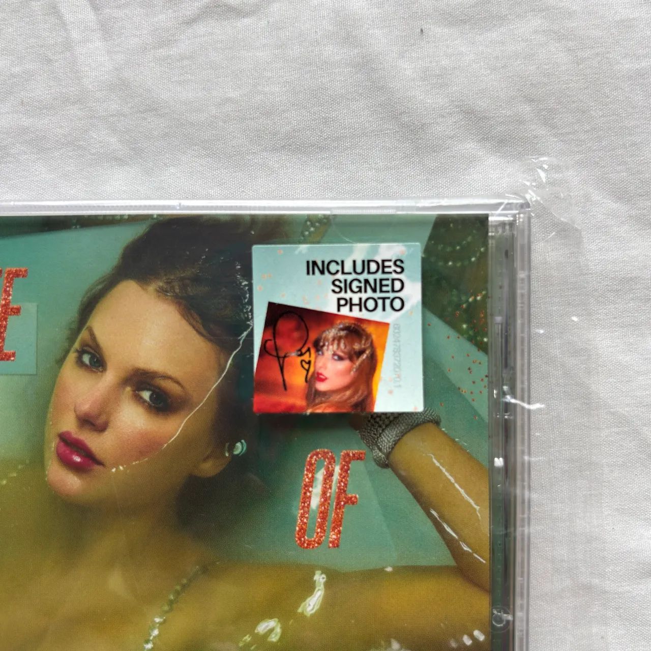 CD Taylor Swift The Life Of A Showgirl + Hand Signed Photo 1