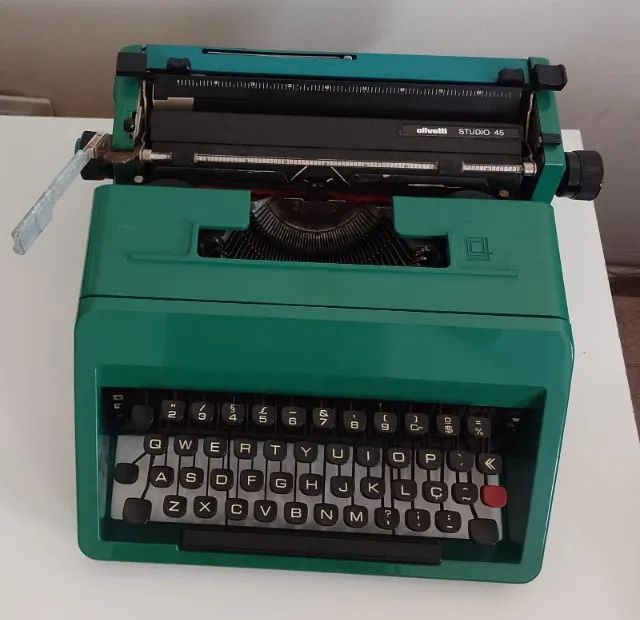 Máquina de Escrever Studio 45 - Super bem conservada64850146873985121
