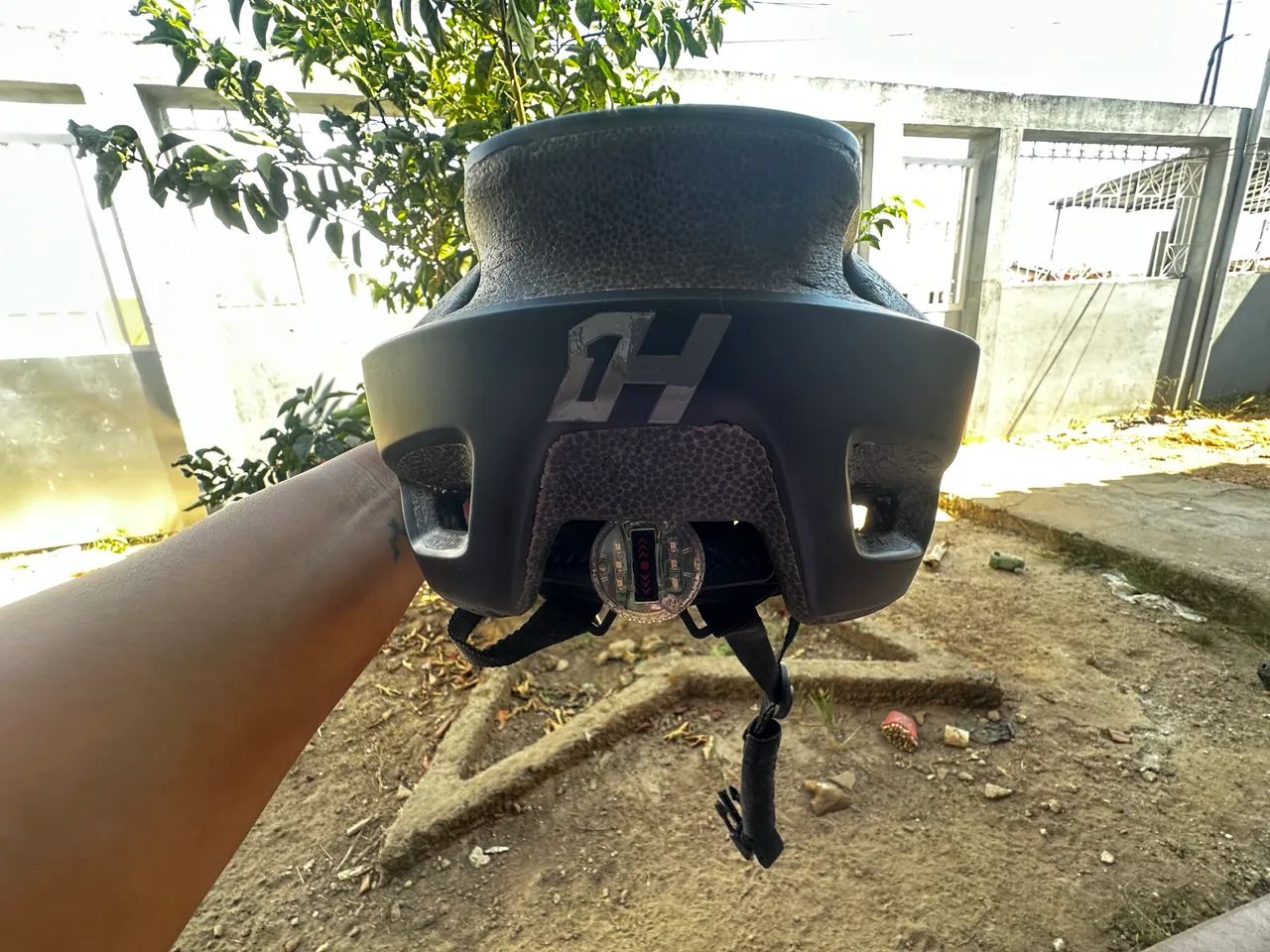 Vendo capacete de ciclismo contato * - Foto 2