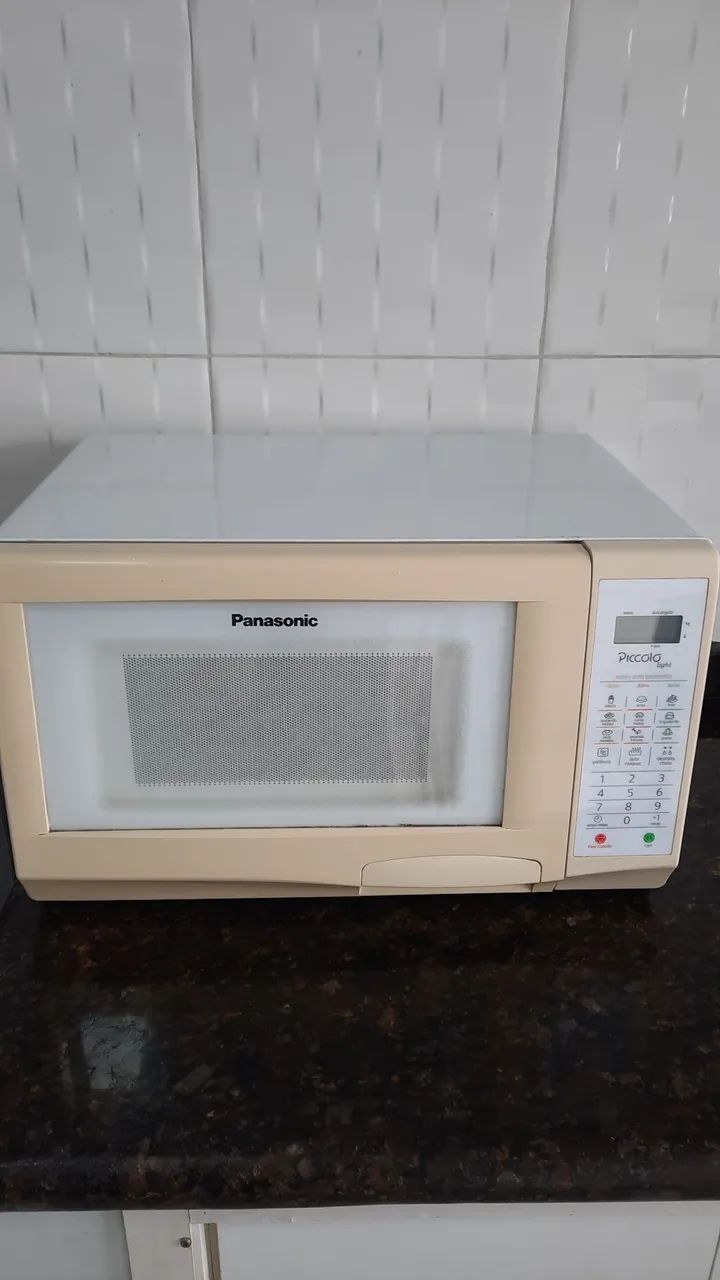 Micro-ondas Panasonic Piccolo Light