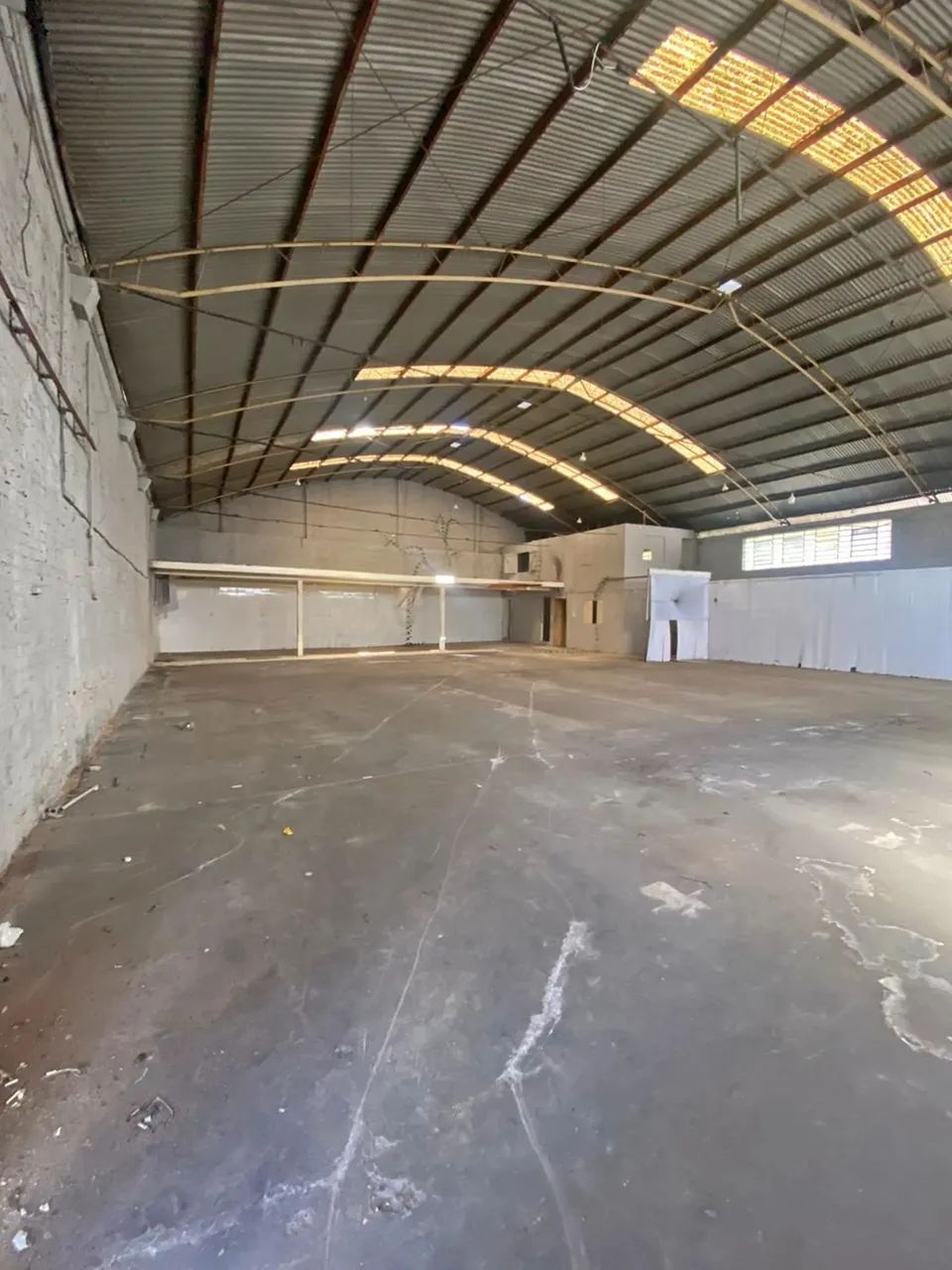 BENTOALVES aluga pavilhão com 700 m2, com vaga para estacionamento, De Lazzer - Caxias do  - Foto 3