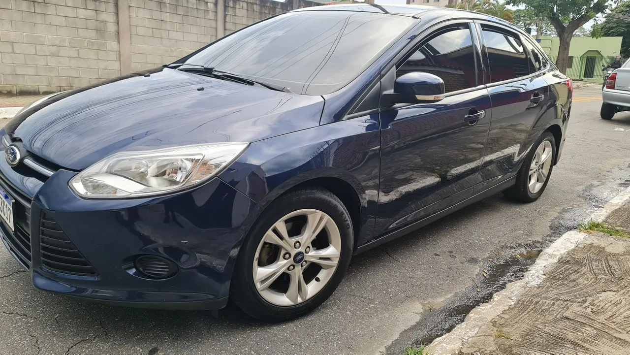 Focus sedan AT Vendo/Troco Menor Valor