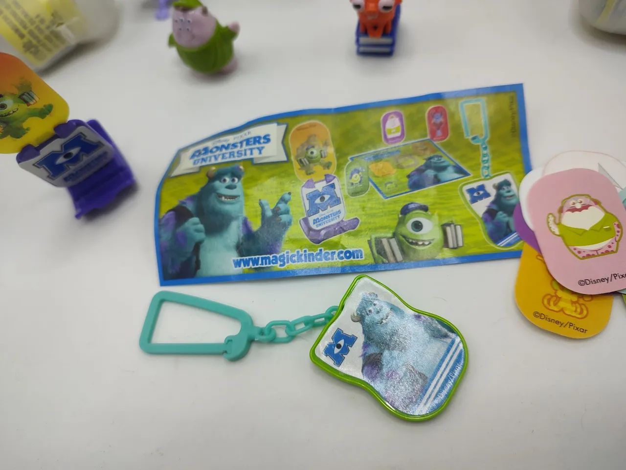 Bonecos Monstros Univers Kinder ovo (usado)itários - Kinder Ovo - Foto 5