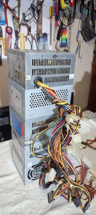 Fontes de PC usadas,230 w ,valor unitario - Foto 2