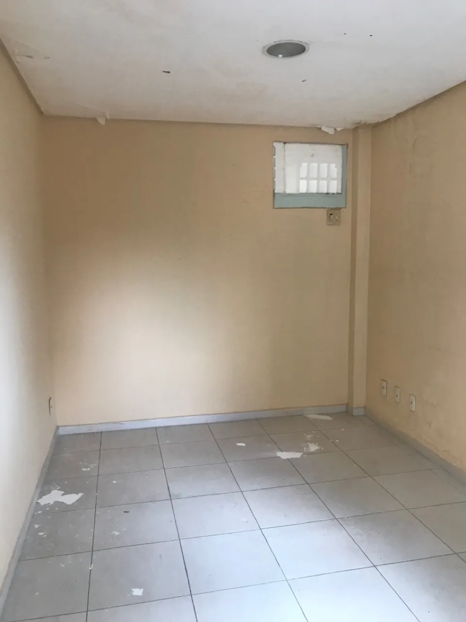 Sala Comercial para Alugar - Copa e Banheiro Incluso