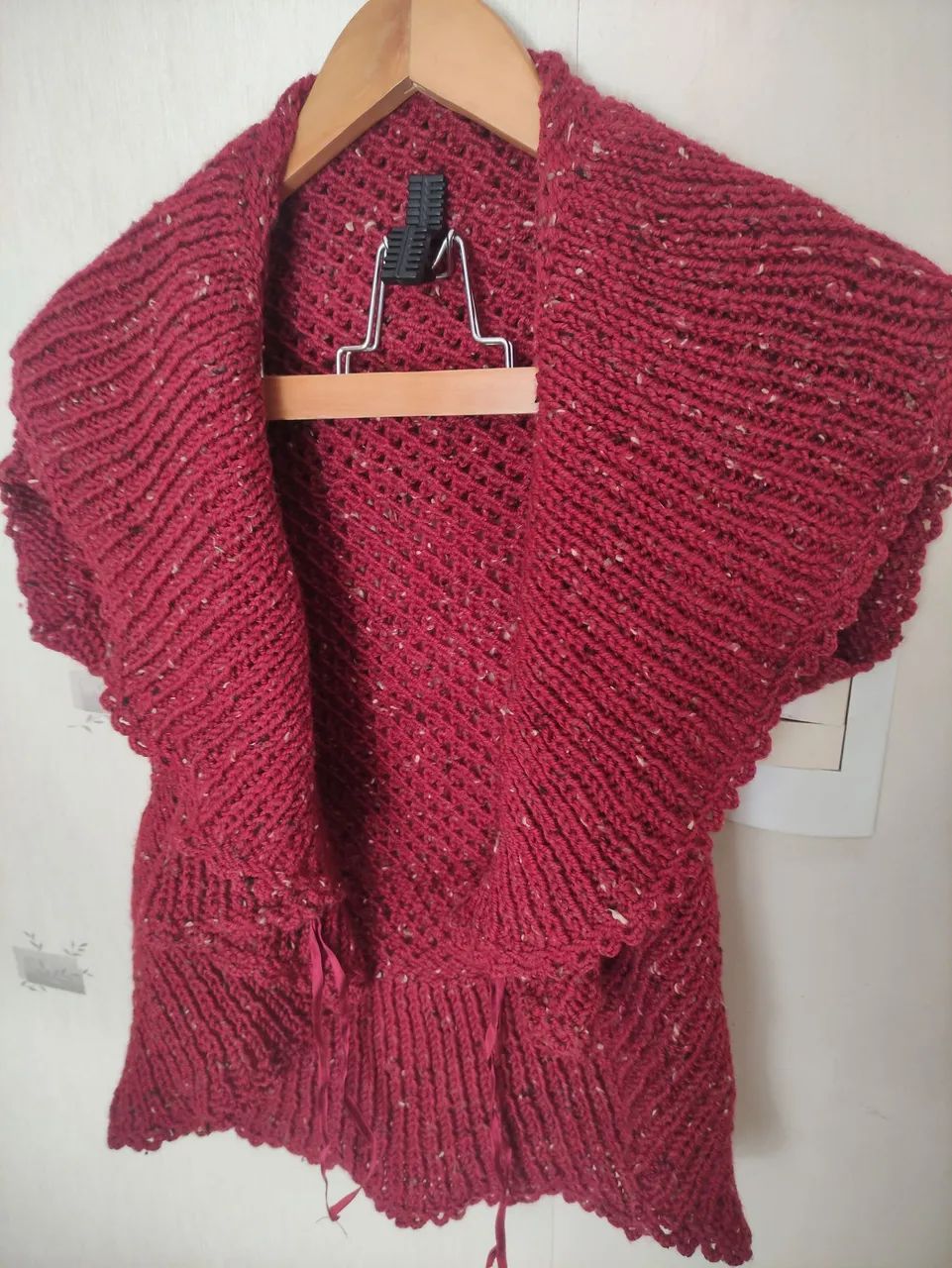 Bolero de tricô vinho artesanal