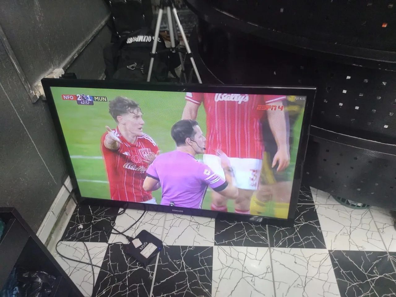 Vendo tv Samsung 55 polegadas top de linha em estado de nova obd. Nao e smartv R$ 900,00 - Foto 2