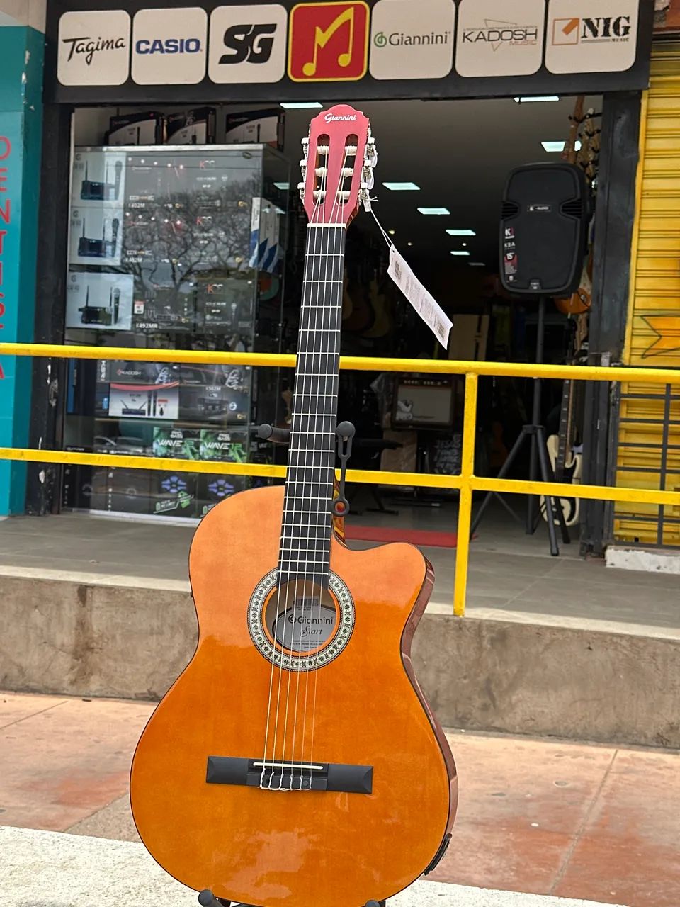 Violão Giannini elétrico nylon