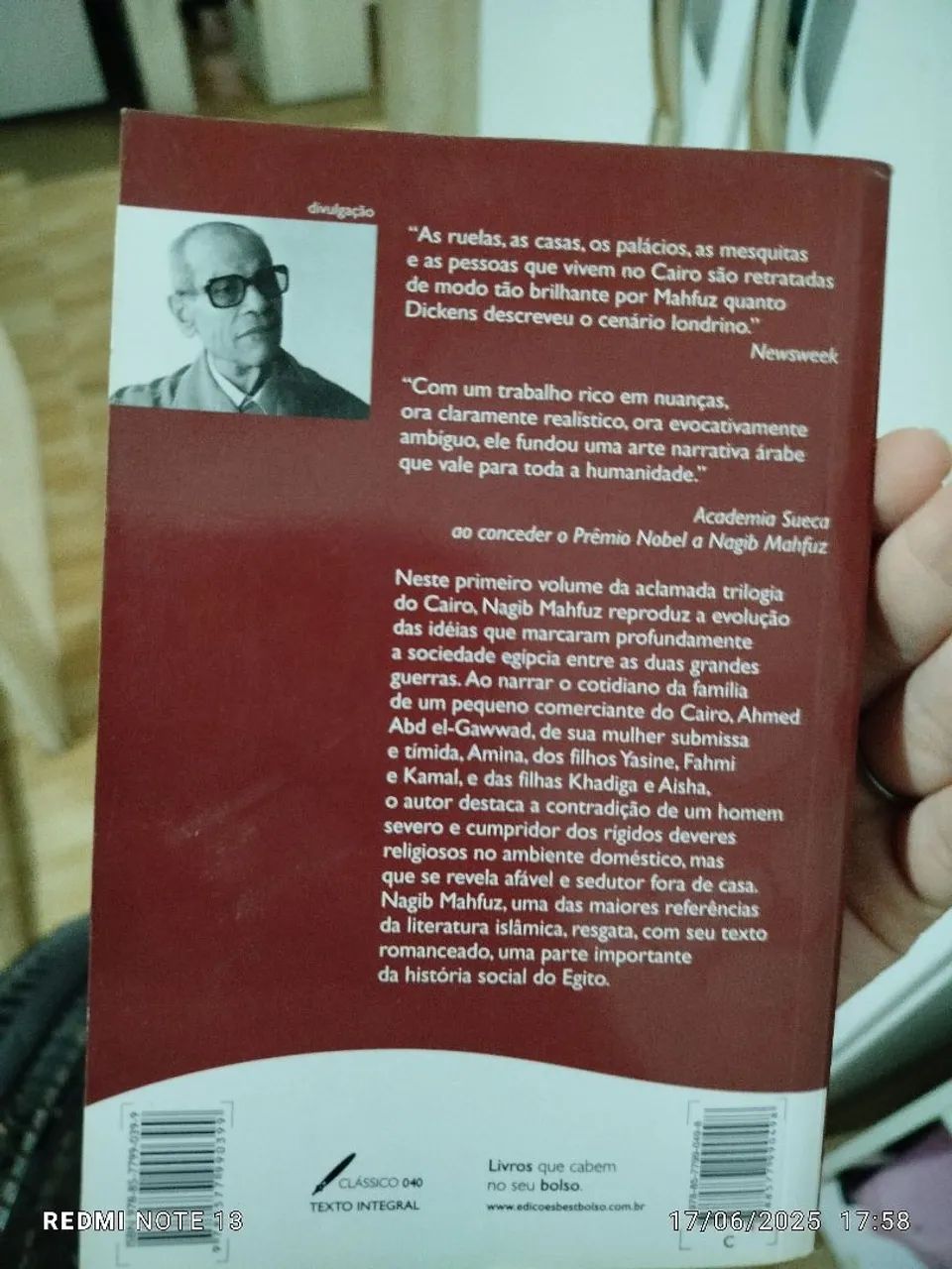 Between Two Palaces - Naguib Mahfuz64728253809793122