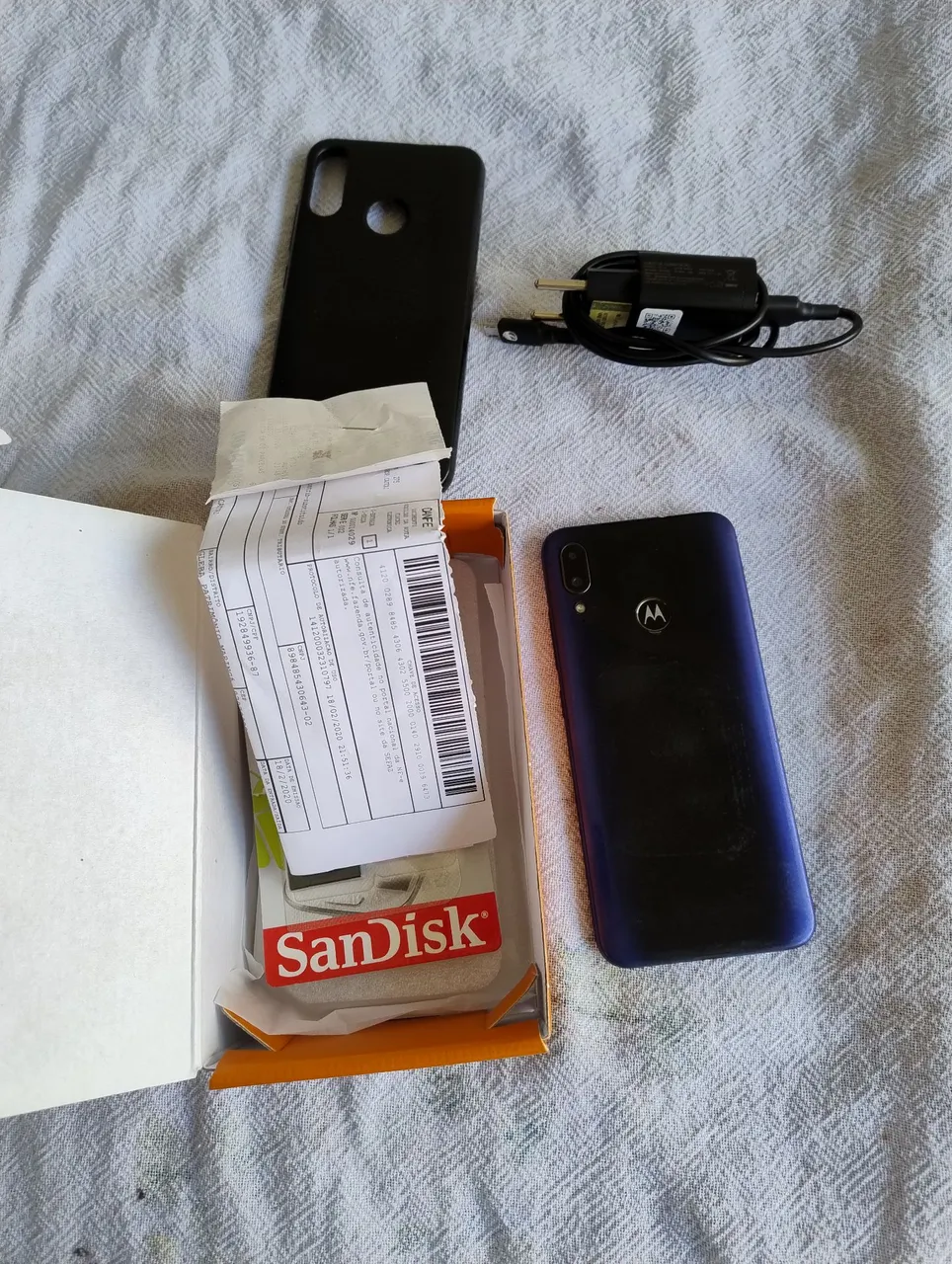 Vendo celular moto e 6