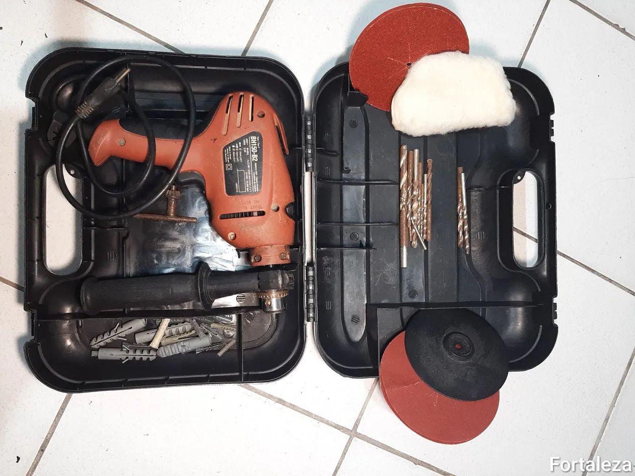 Furadeira Black & Decker com acessórios - Foto 4