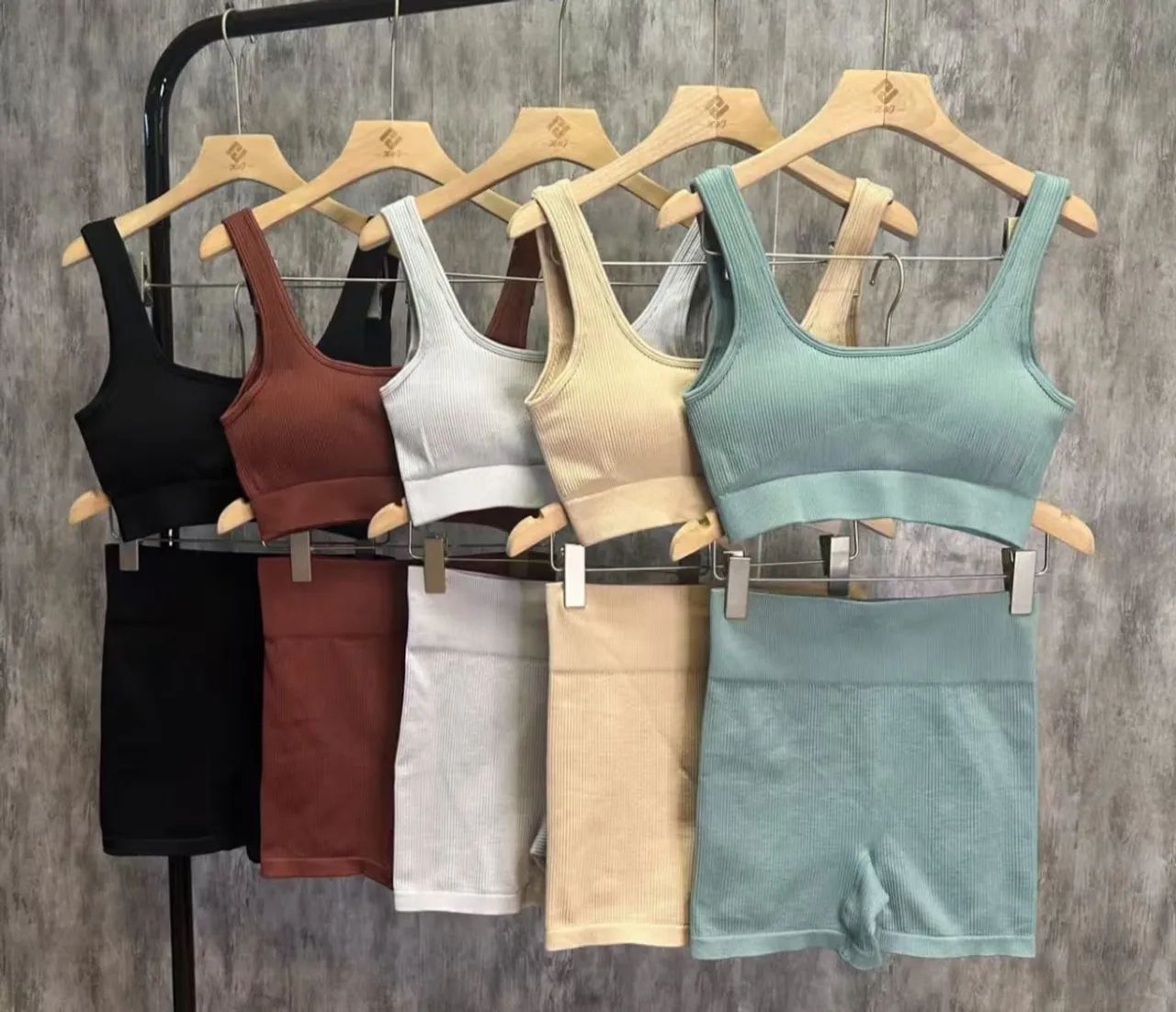 Conjunto de Top e Shorts Esportivo - 5 cores