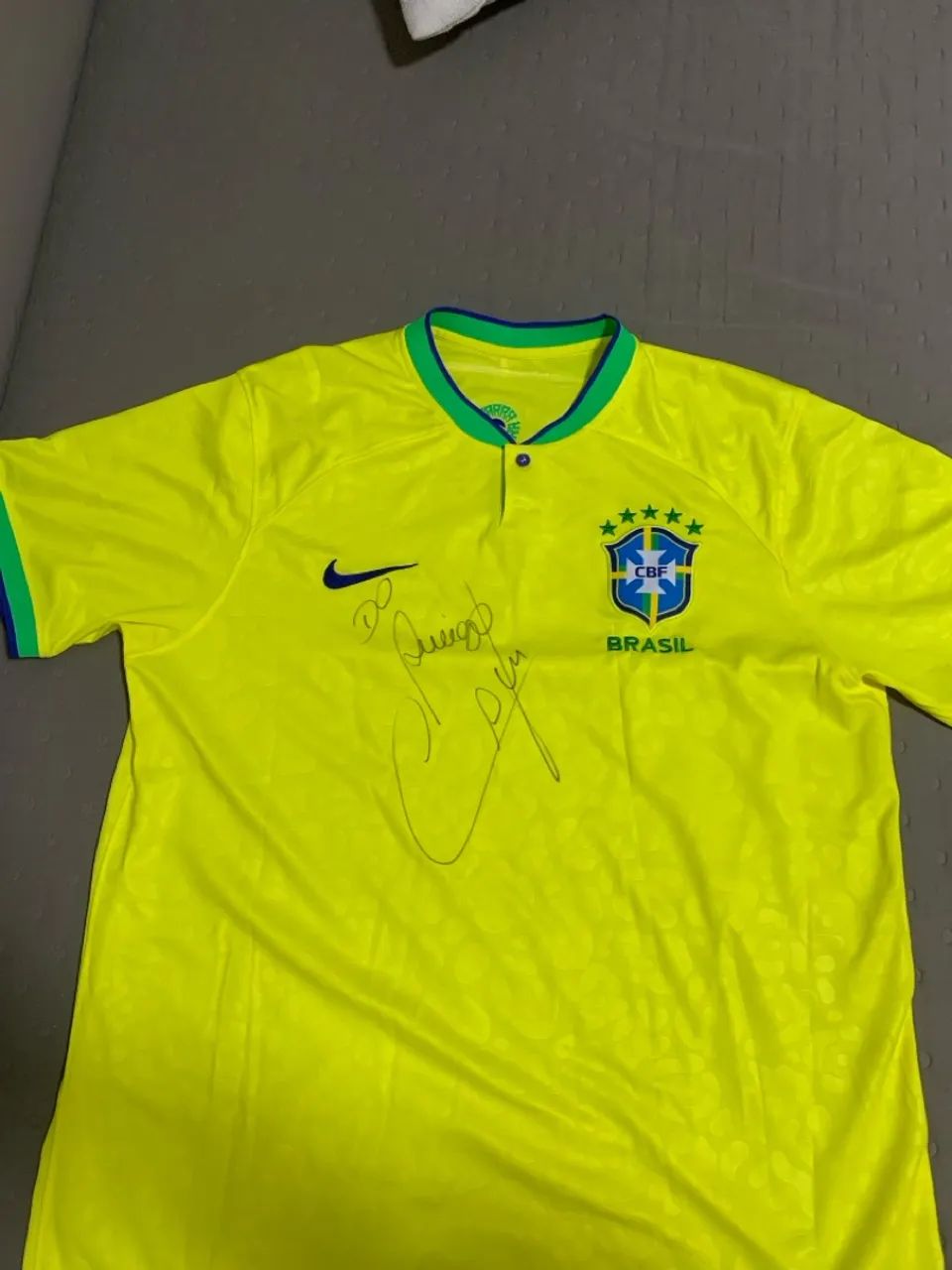 Camisa Brasil - Autografada por Cafu - Foto 2