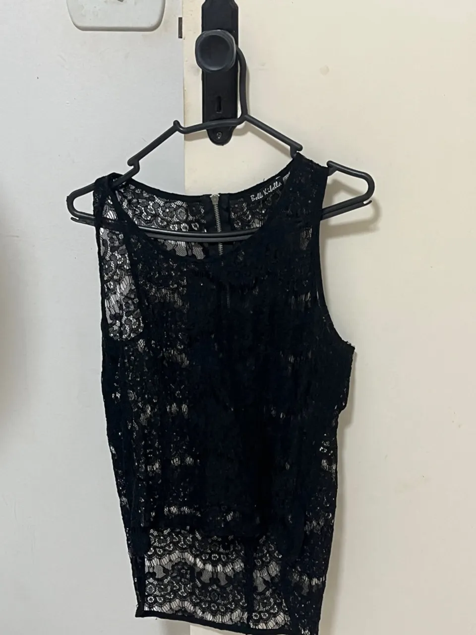Blusa de renda preta elegante