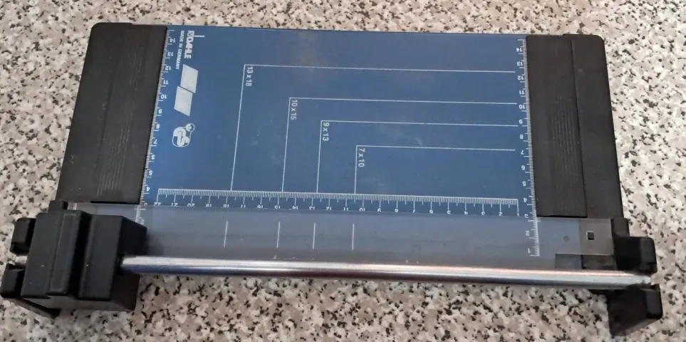Cortador de papel - Marca Dahle 22 X 14 - usado